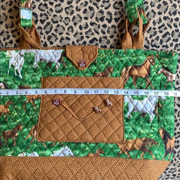 Hand sewn better than Vera Bradley horse tote NWOT - Picture 5 of 7